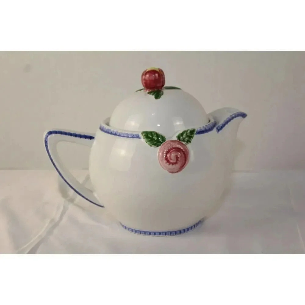 Beautiful Tea Pot no cracks 8inch tall